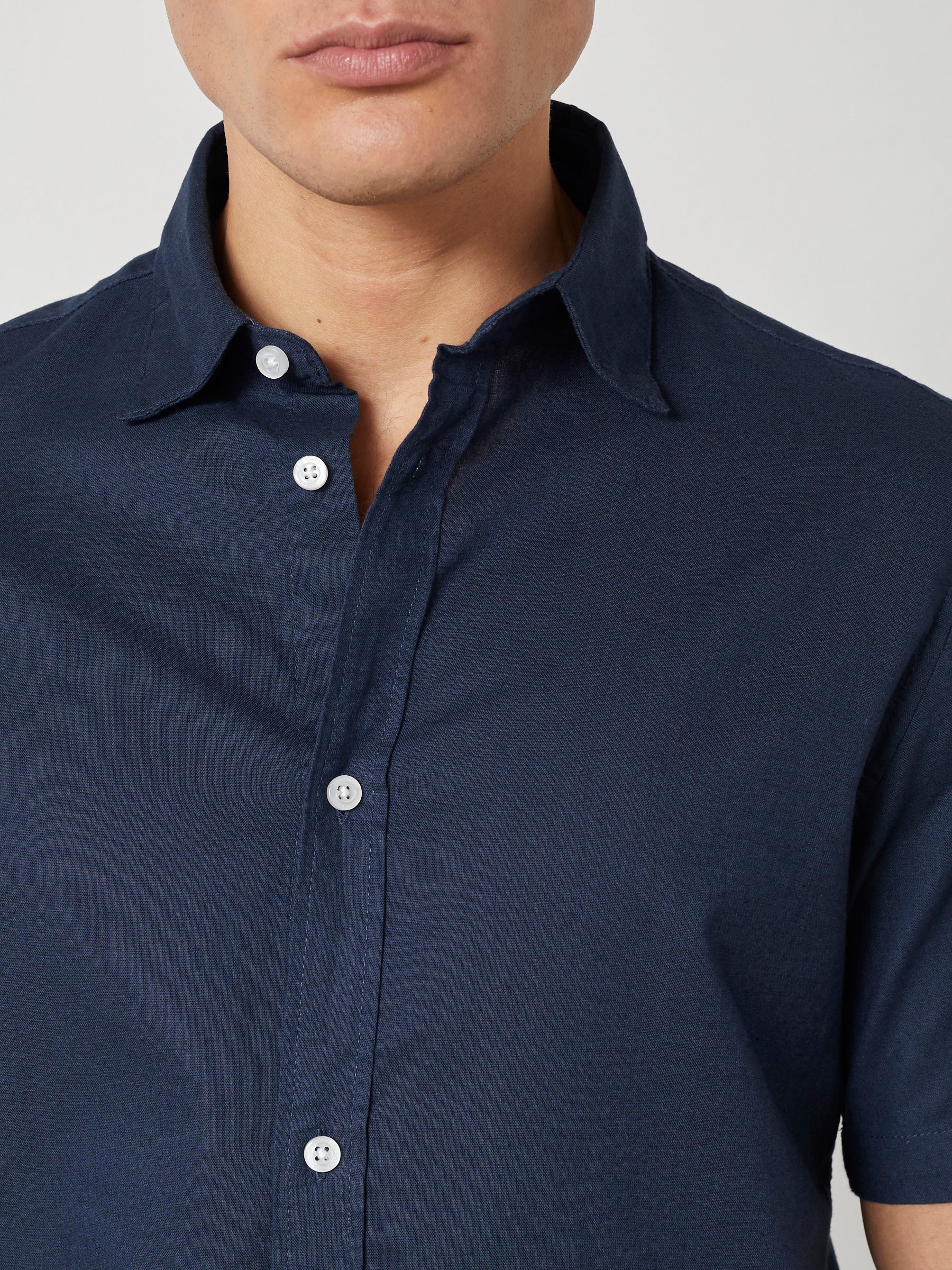 ASGER LINEN SHIRT SS - NAVY - Image 4