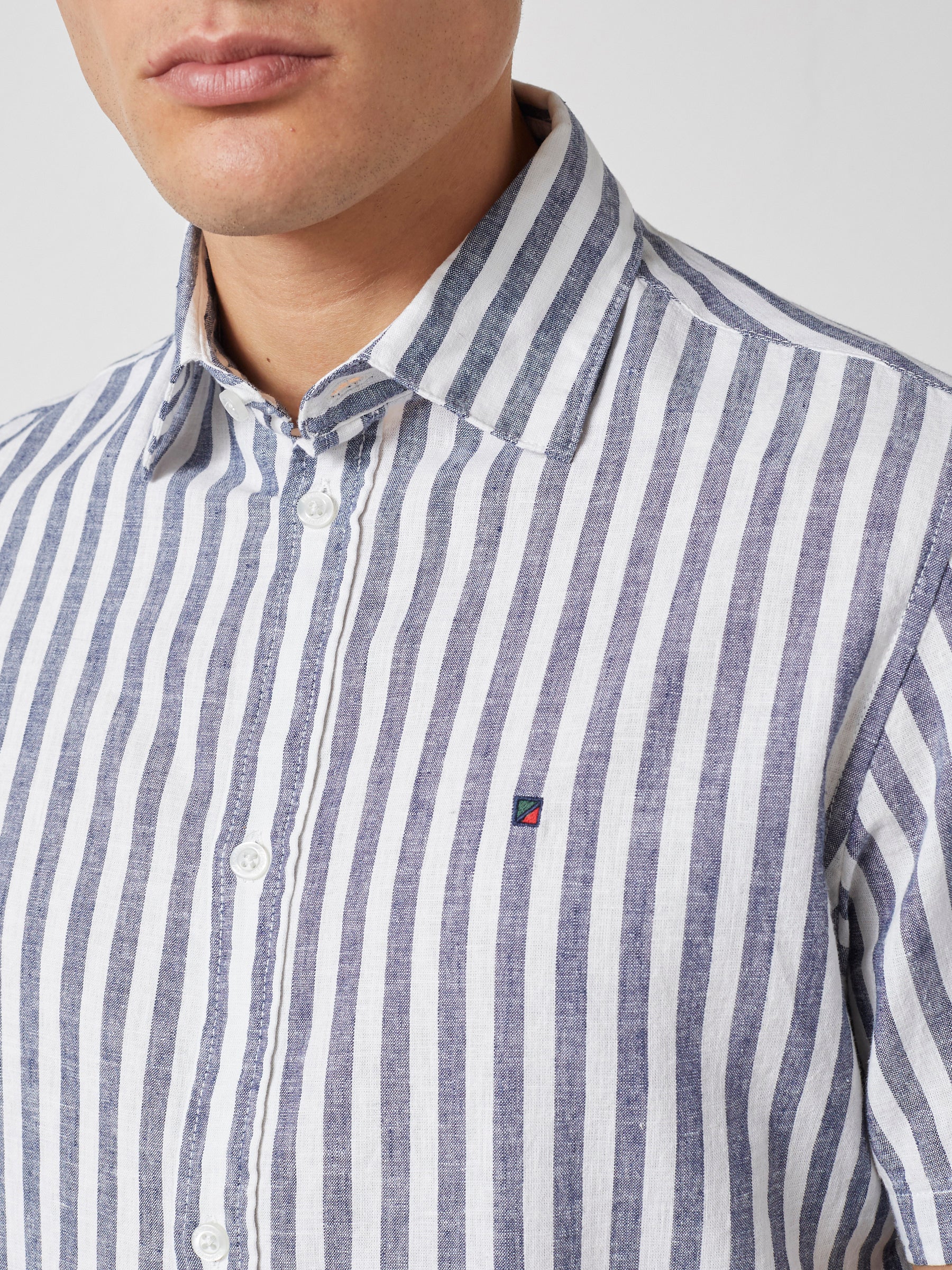 ASGER LINEN SHIRT SS - Navy Stripe - Image 4