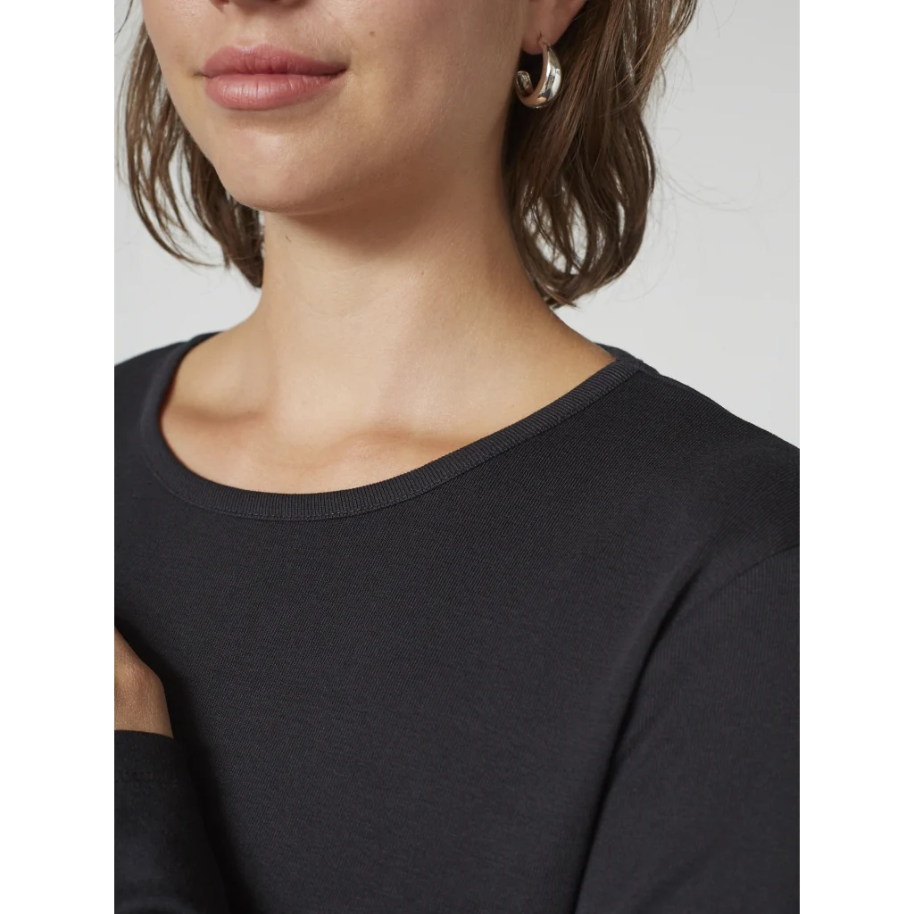 Cilja T-shirt - Black - Image 3