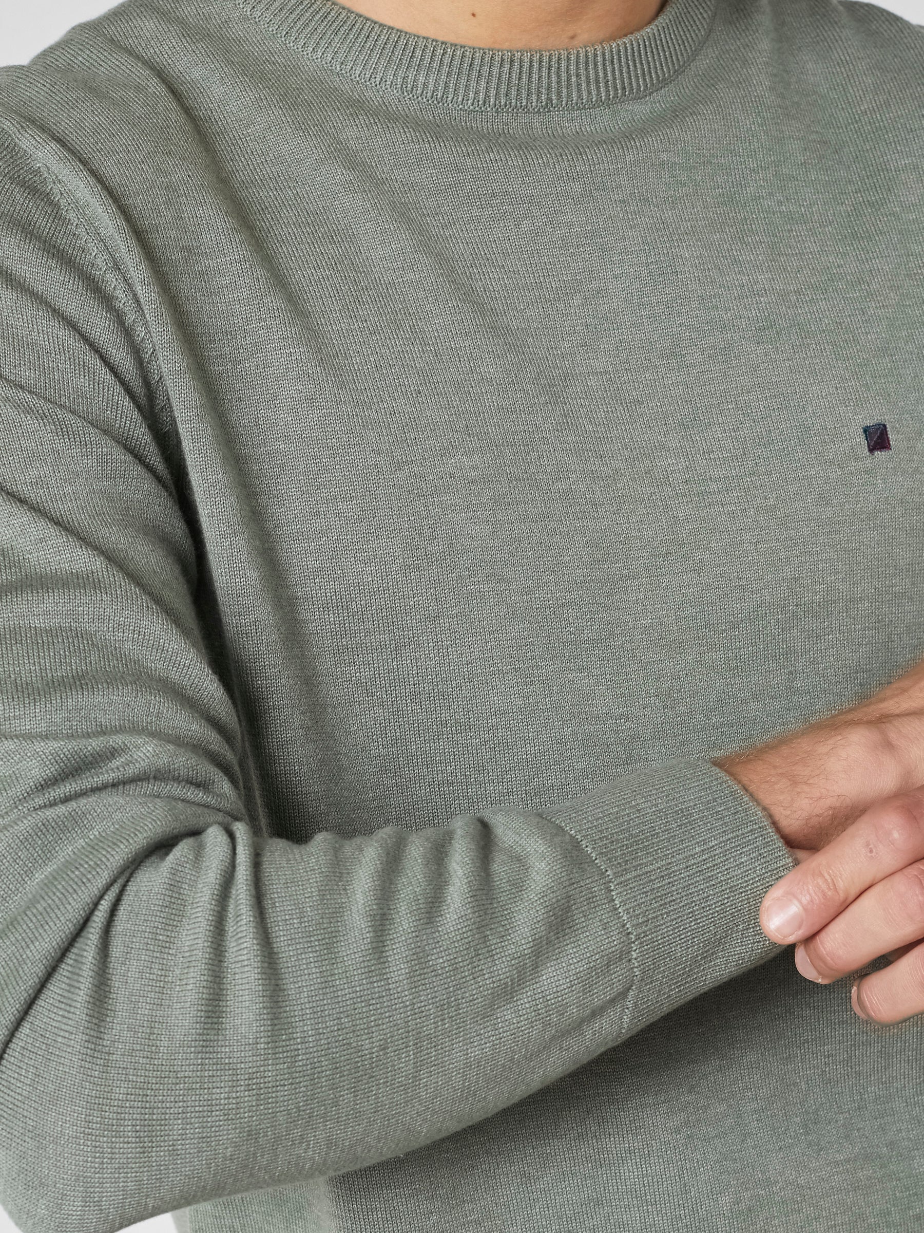 JULIAN O-NECK COTTON KNIT - Olive Melange - Image 4