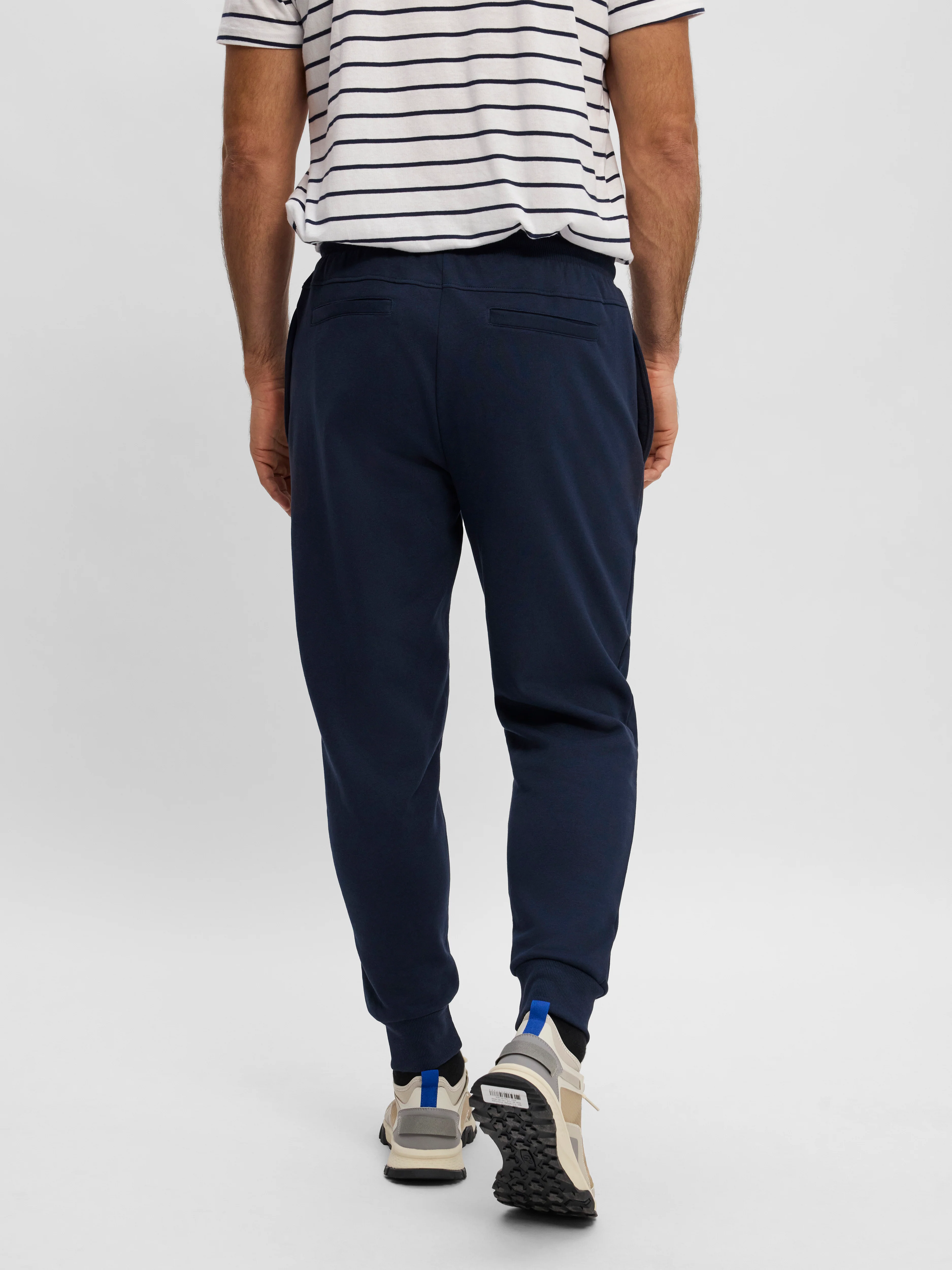 Manfred - Blue - Image 3